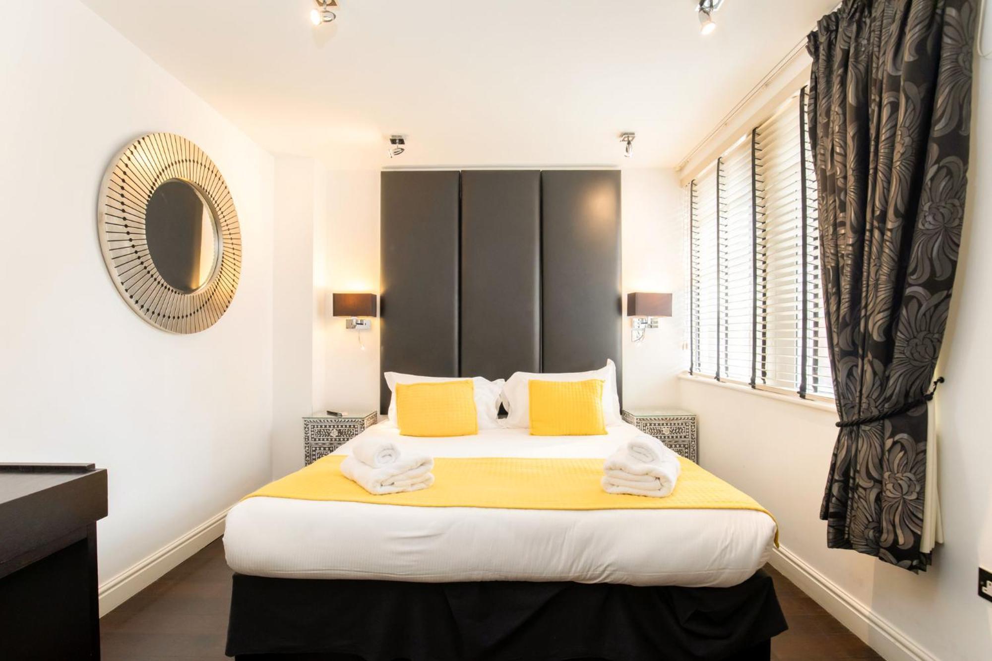 Strozzi Palace Suites By Mansley Челтнъм Екстериор снимка