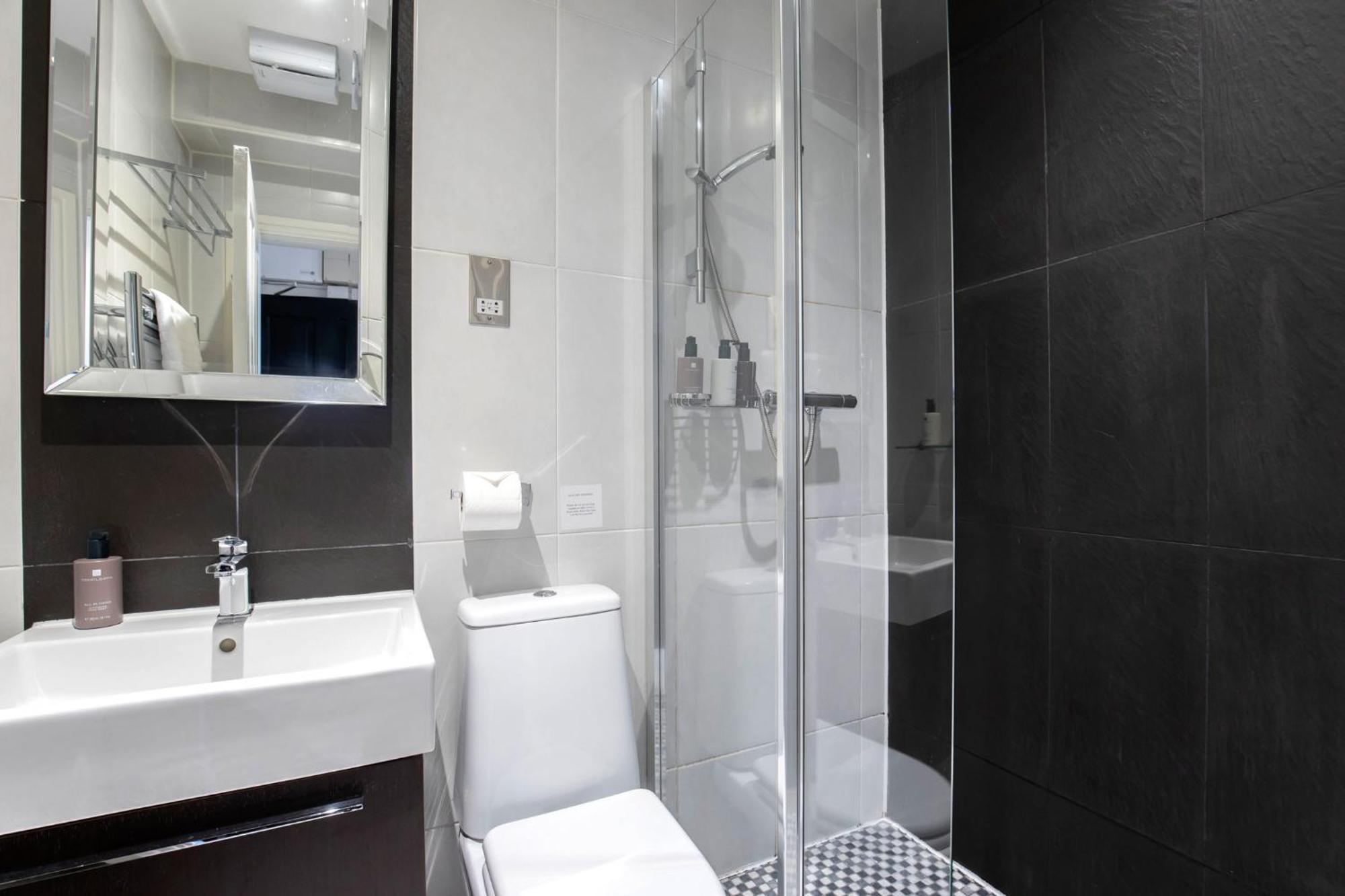 Strozzi Palace Suites By Mansley Челтнъм Екстериор снимка