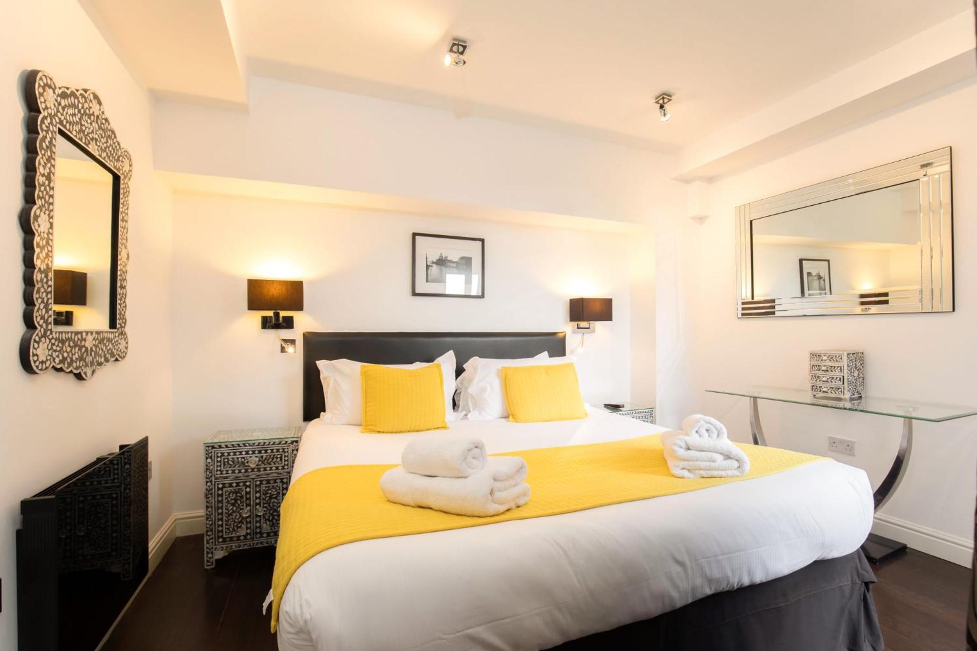 Strozzi Palace Suites By Mansley Челтнъм Екстериор снимка