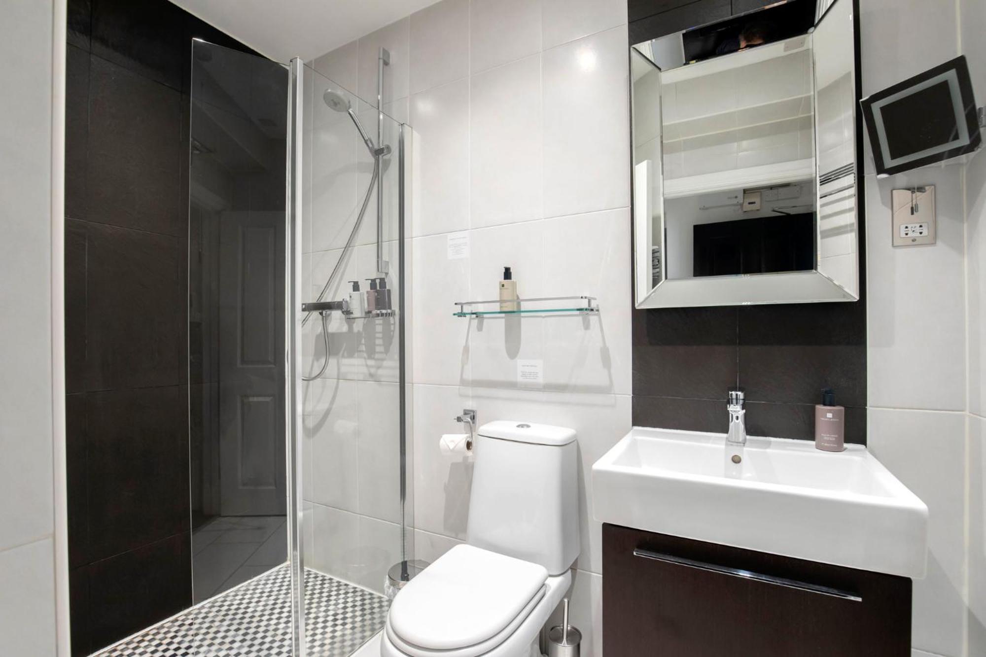 Strozzi Palace Suites By Mansley Челтнъм Екстериор снимка