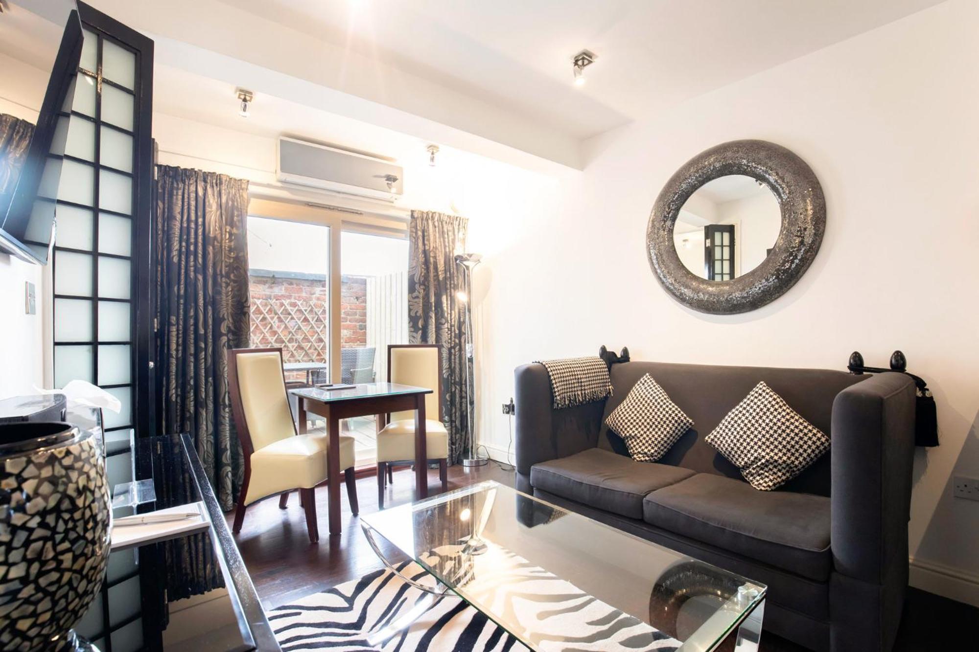 Strozzi Palace Suites By Mansley Челтнъм Екстериор снимка