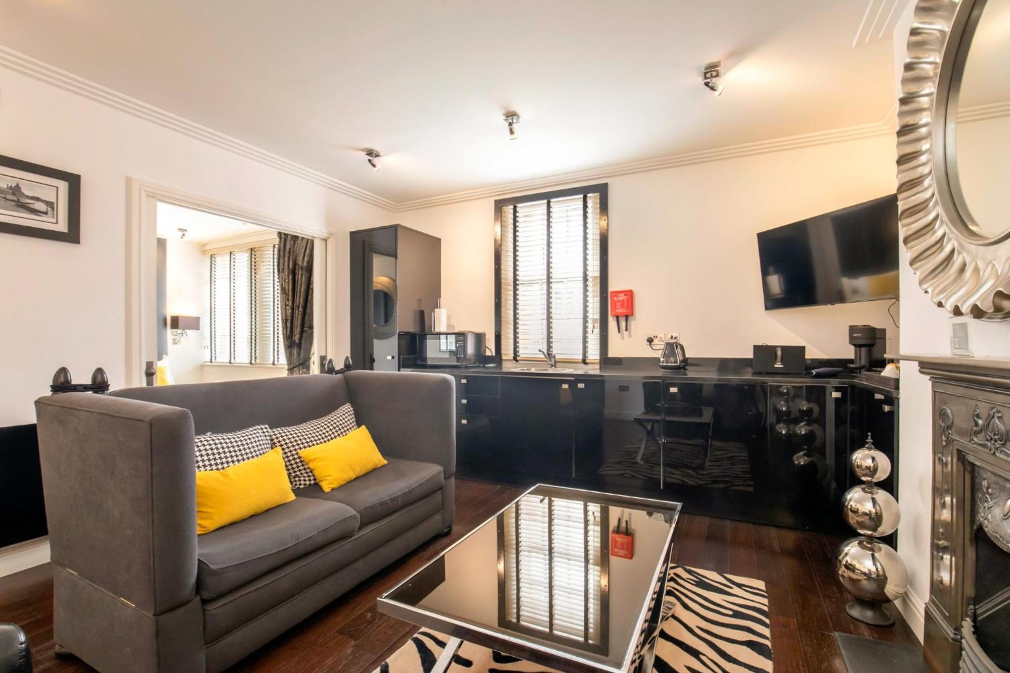 Strozzi Palace Suites By Mansley Челтнъм Екстериор снимка