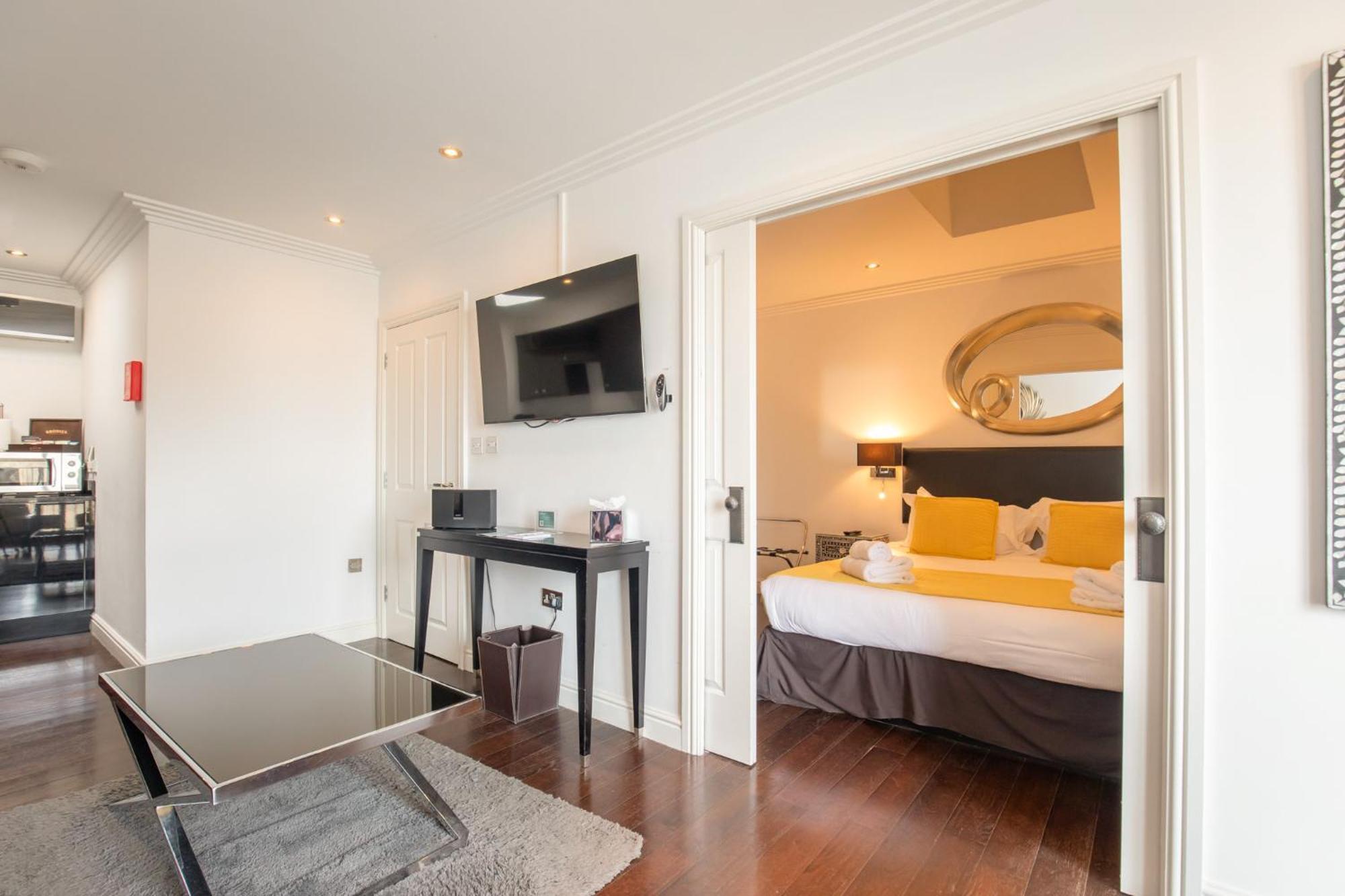 Strozzi Palace Suites By Mansley Челтнъм Екстериор снимка