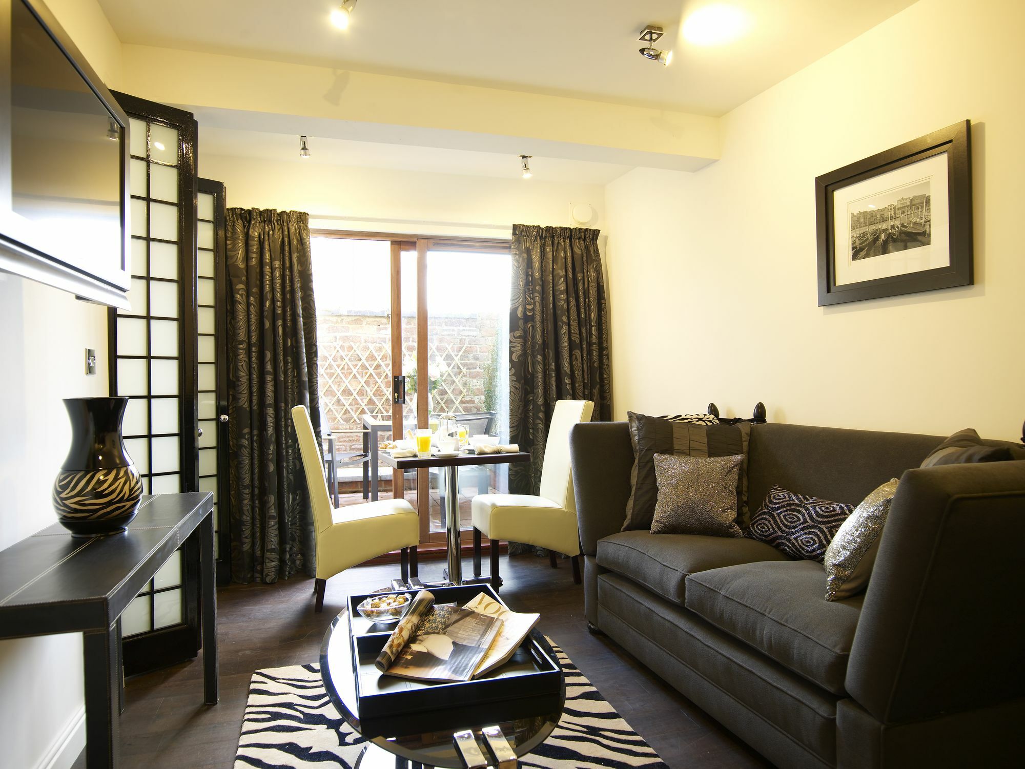 Strozzi Palace Suites By Mansley Челтнъм Екстериор снимка